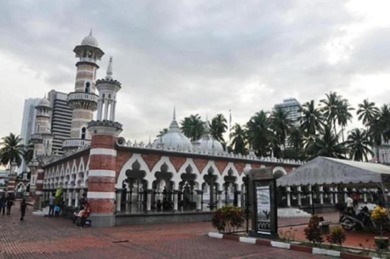 Hawk Hotel & Hostel Kuala Lumpur Bagian luar foto