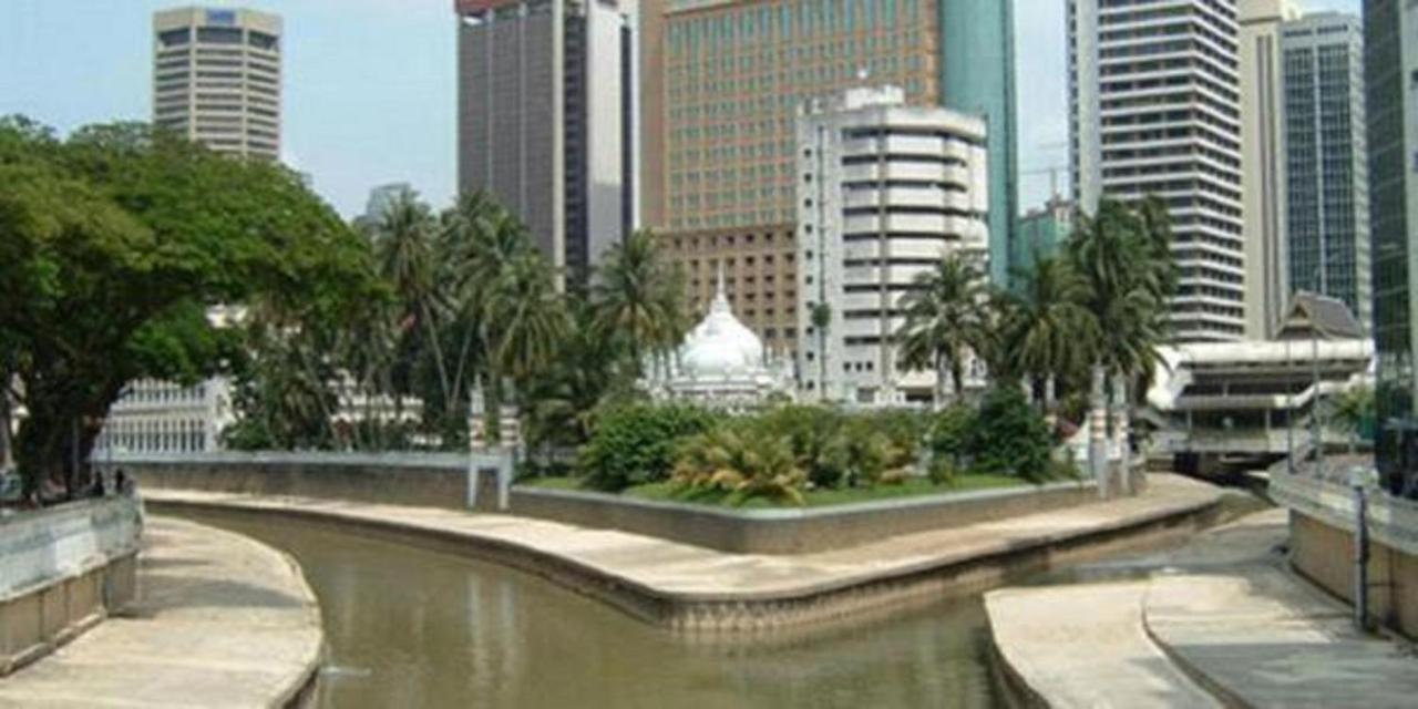 Hawk Hotel & Hostel Kuala Lumpur Bagian luar foto