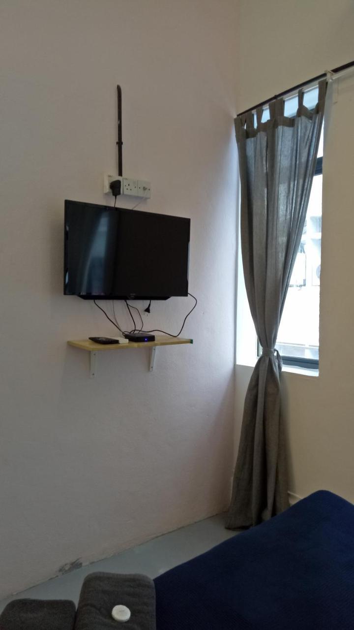 Hawk Hotel & Hostel Kuala Lumpur Bagian luar foto