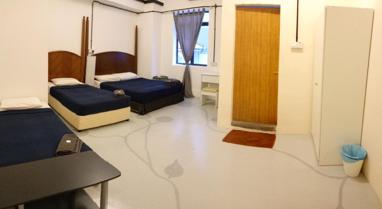 Hawk Hotel & Hostel Kuala Lumpur Bagian luar foto