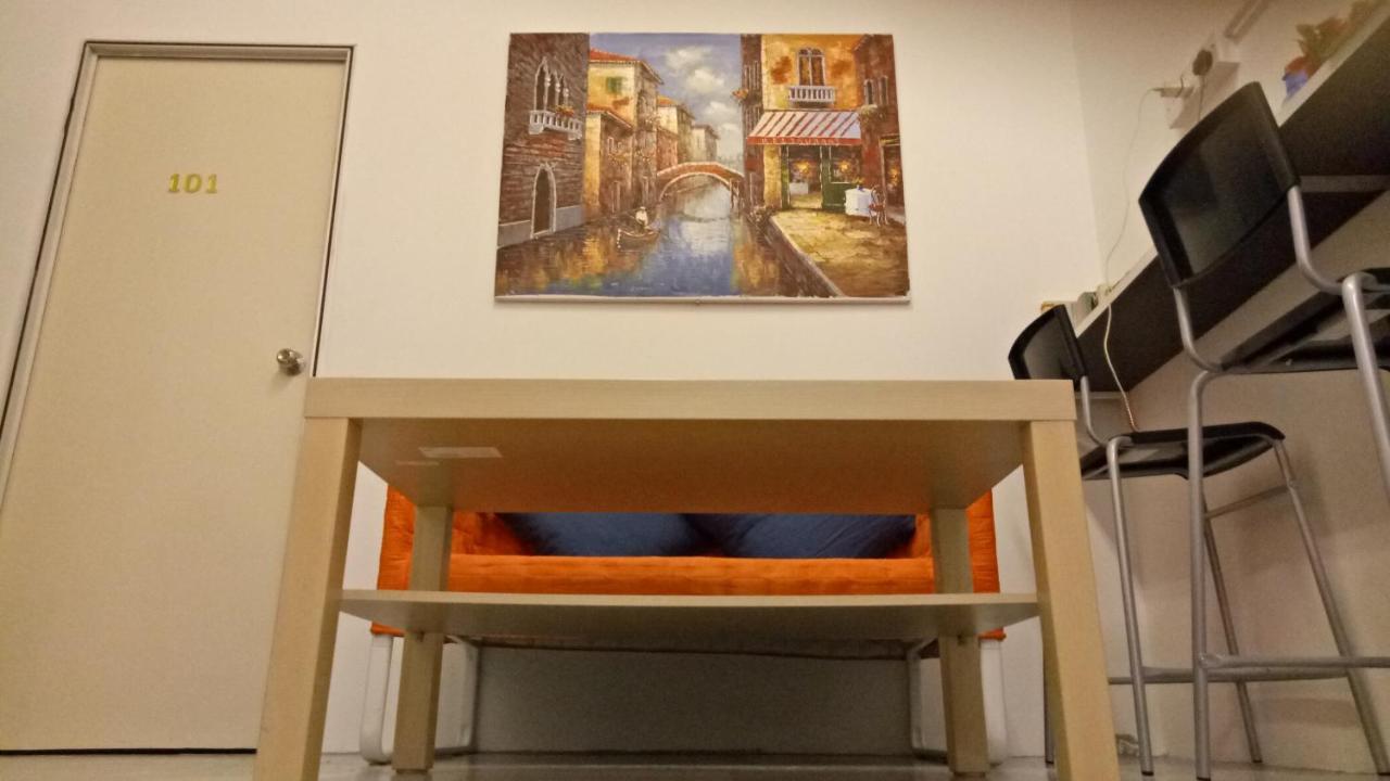 Hawk Hotel & Hostel Kuala Lumpur Bagian luar foto