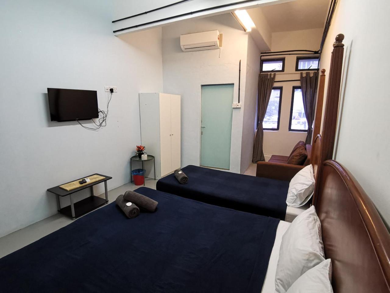Hawk Hotel & Hostel Kuala Lumpur Bagian luar foto