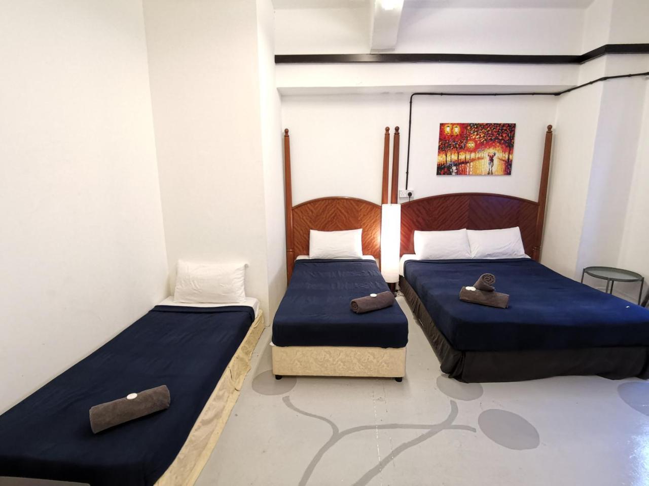 Hawk Hotel & Hostel Kuala Lumpur Bagian luar foto