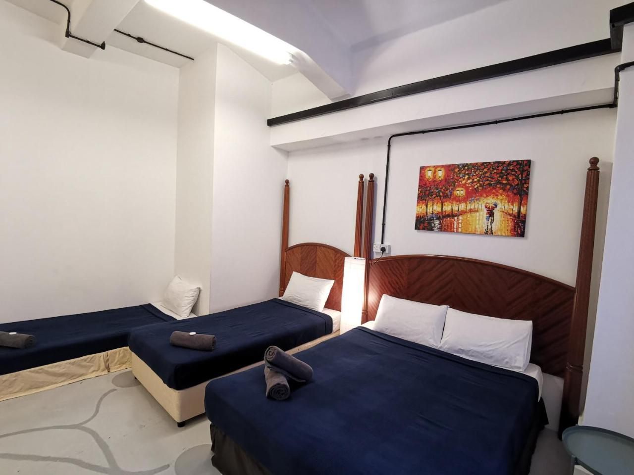 Hawk Hotel & Hostel Kuala Lumpur Bagian luar foto