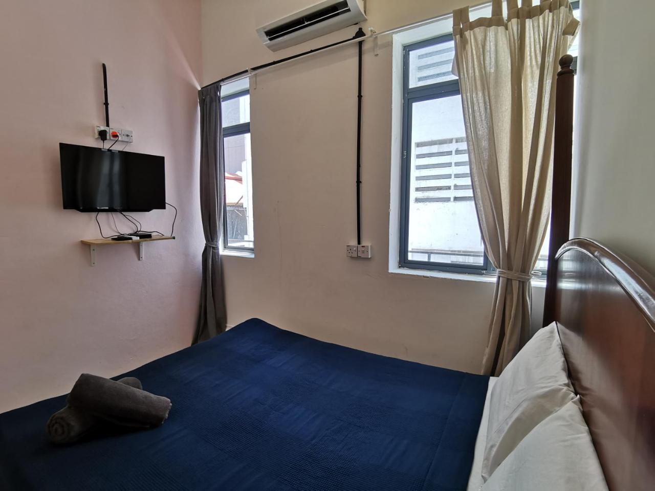 Hawk Hotel & Hostel Kuala Lumpur Bagian luar foto