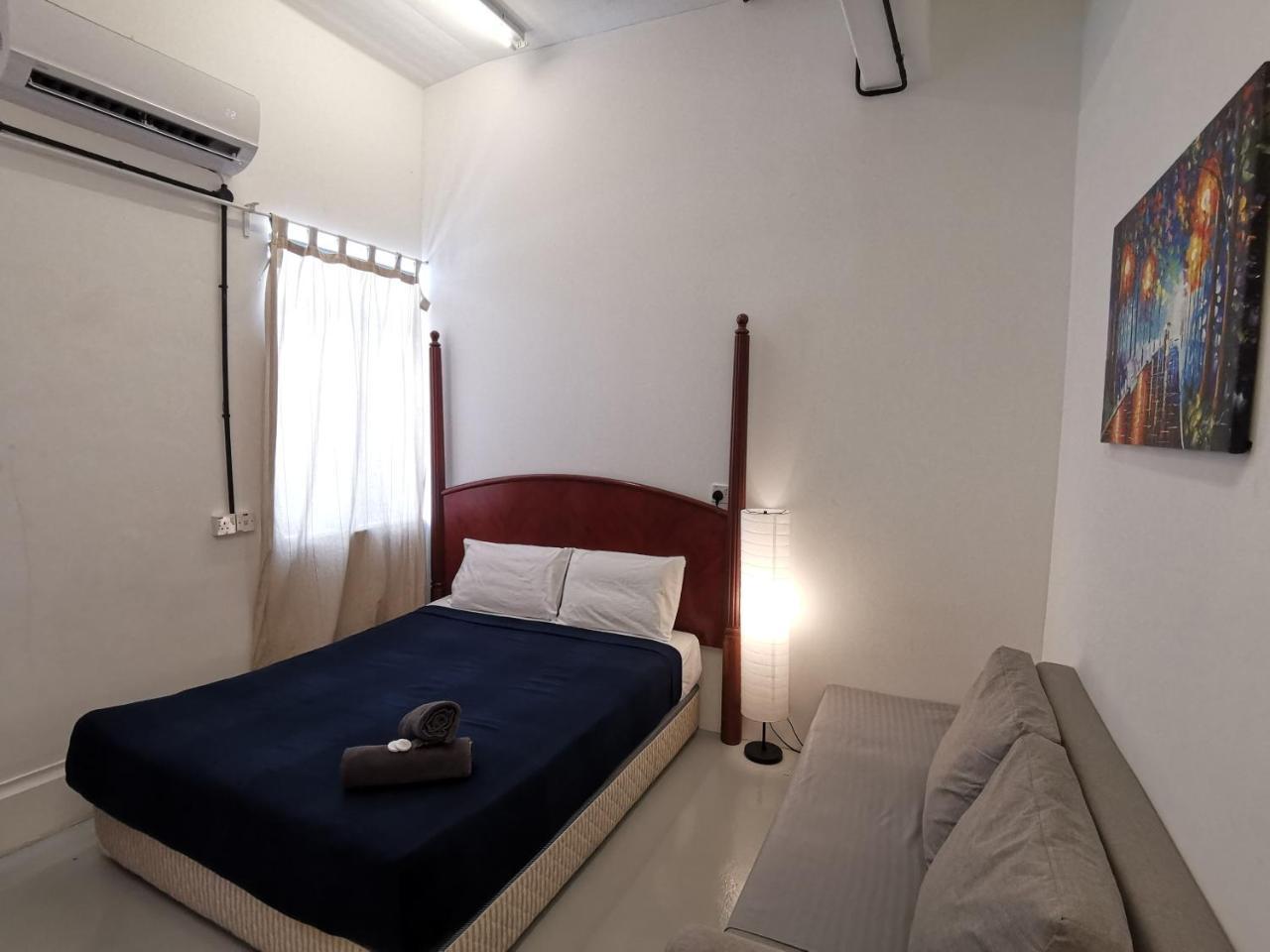 Hawk Hotel & Hostel Kuala Lumpur Bagian luar foto