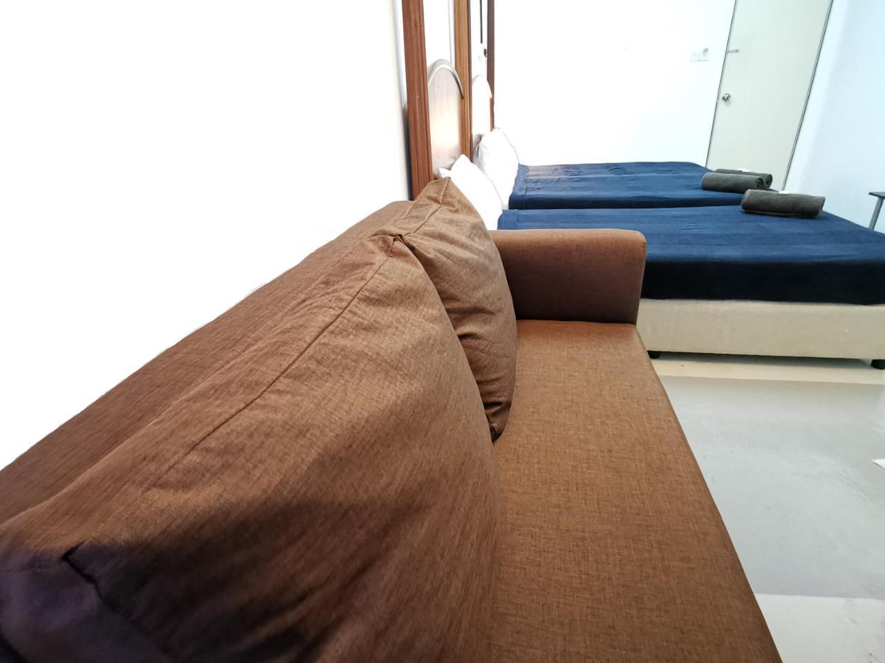 Hawk Hotel & Hostel Kuala Lumpur Bagian luar foto