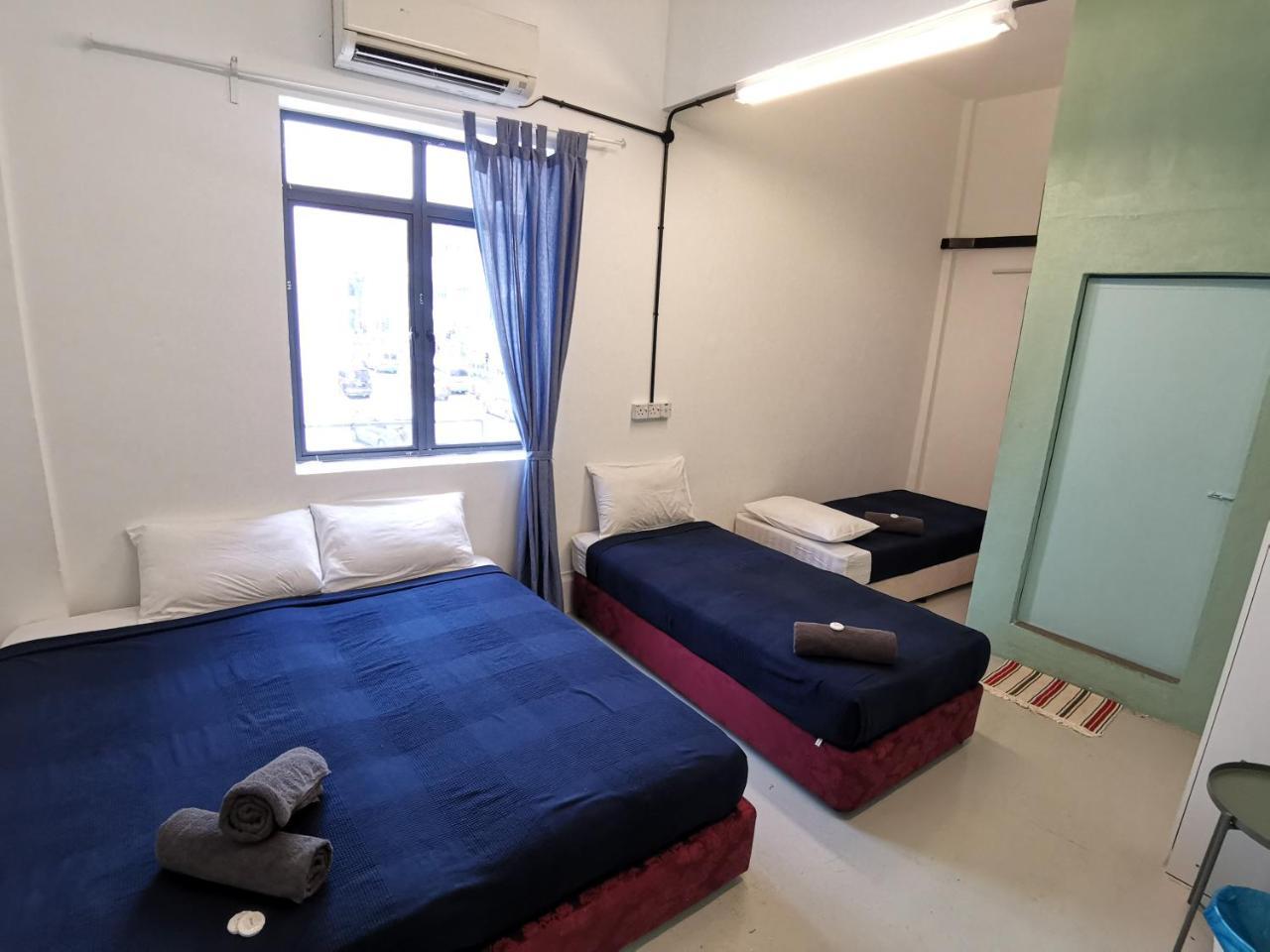 Hawk Hotel & Hostel Kuala Lumpur Bagian luar foto