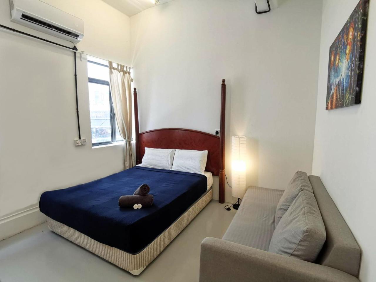 Hawk Hotel & Hostel Kuala Lumpur Bagian luar foto